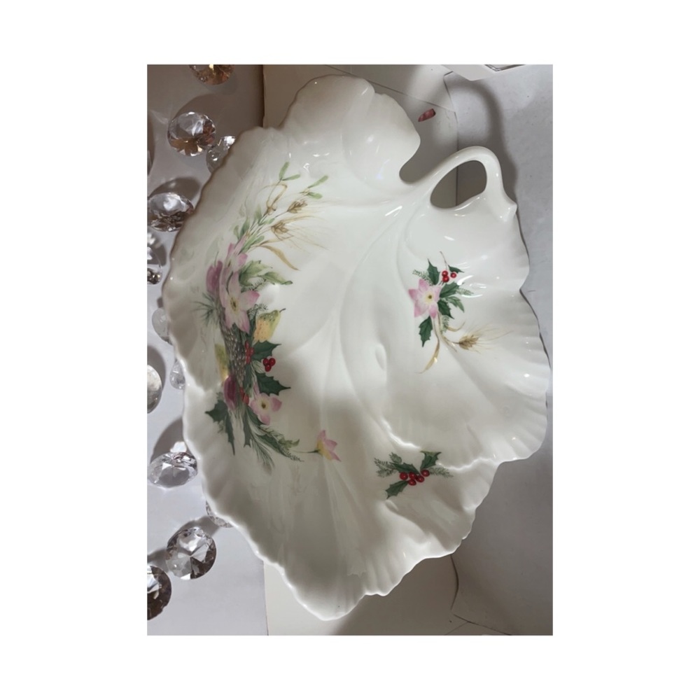 Mikasa Holiday Bouquet Bone China